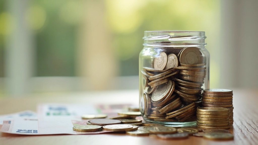 Spaarpot met munten en bankbiljet